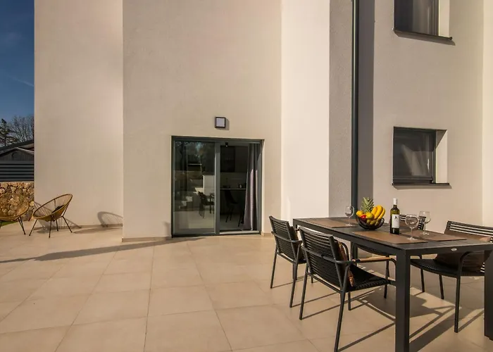 Premium Mellea Apartment Vantacici
